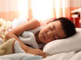 Les habitudes de sommeil des garçons restent stables avant l'adolescence : Nouvelles recherches
